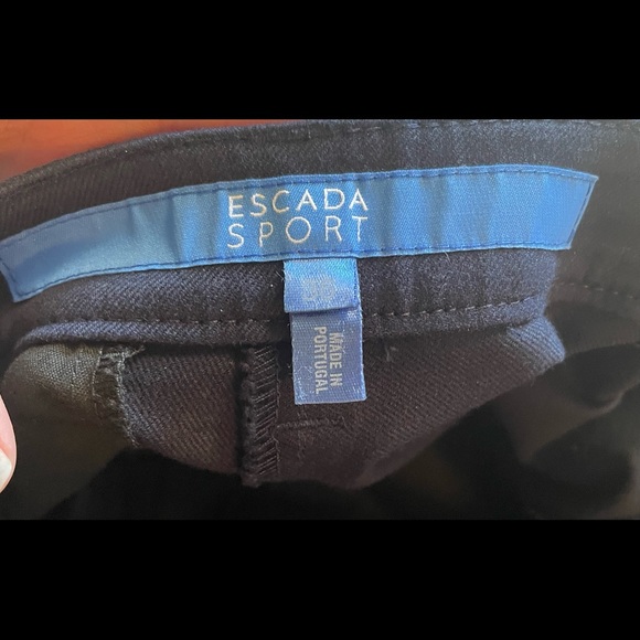 Escada Sport Navy Shorts - Escada Size 36 (Small) - Picture 4 of 10